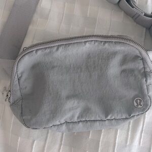 Lululemon everywhere belt bag light gray grey